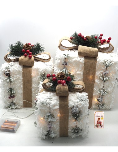 OGGETTISTICA NATALE: vendita online SET 3 PACCHI REGALO TINSEL BIANCO 15/20/25CM CON LUCI LED in offerta